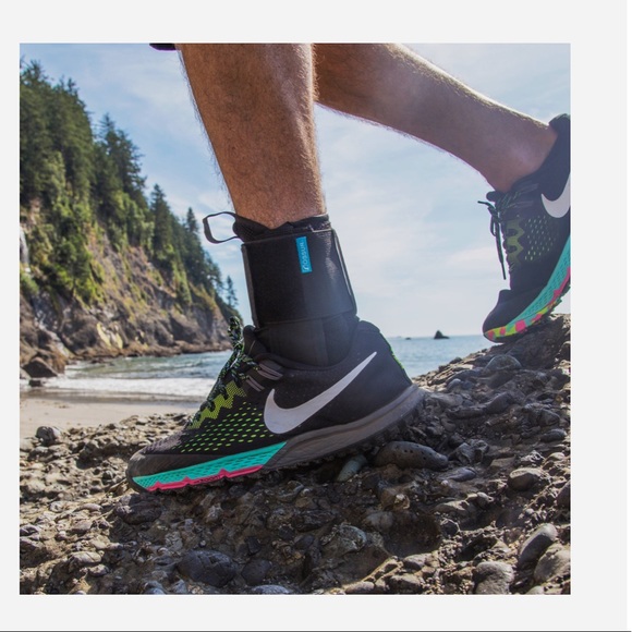 Ossur Formfit Ankle Brace with Speedlace - Picture 4 of 10